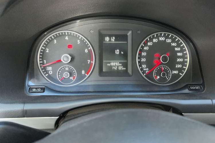 Used Volkswagen Touran 2013 1.4T Manual Comfort Edition 5-Seater Odometer Close Up