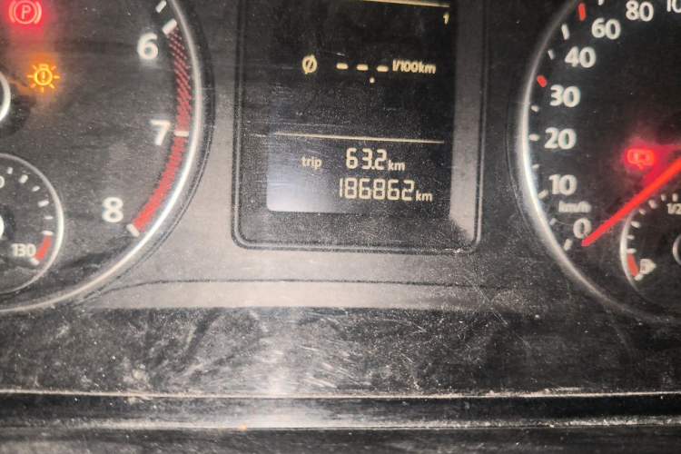 Used Volkswagen Touran 2013 1.4T DSG Comfort Edition 5-Seater Odometer Close Up