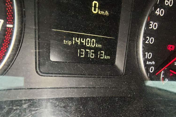 Used Volkswagen Touran 2013 1.4T Manual Comfort Edition 5-Seater Odometer Close Up