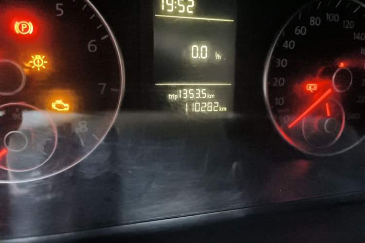 Used Volkswagen Touran 2013 1.4T Manual Comfort Edition 5-Seater Odometer Close Up