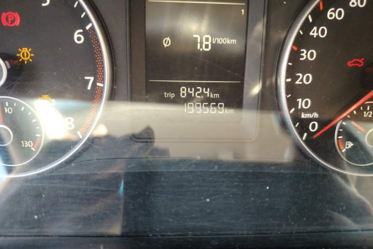 Used Volkswagen Touran 2013 1.4T DSG Comfort Edition 5-Seater Odometer Close Up