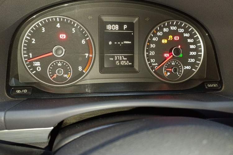 Used Volkswagen Touran 2013 1.4T DSG Comfort Edition 5-Seater Odometer Close Up