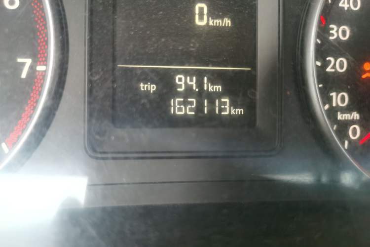 Used Volkswagen Touran 2013 1.4T Manual Comfort Edition 5-Seater Odometer Close Up