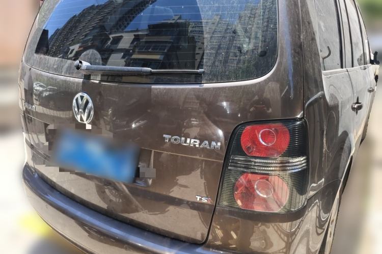 Used Volkswagen Touran 2013 1.4T Manual Fashion Edition 5 Seats Rear Right 45 Deg