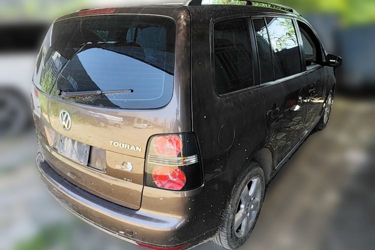Used Volkswagen Touran 2013 1.4T DSG Comfort Edition 5-Seater Rear Right 45 Deg