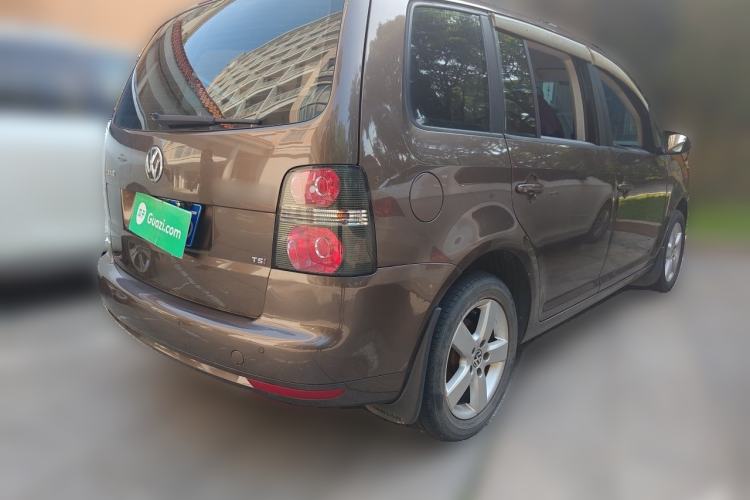 Used Volkswagen Touran 2013 1.4T Manual Fashion Edition 5 Seats Rear Right 45 Deg