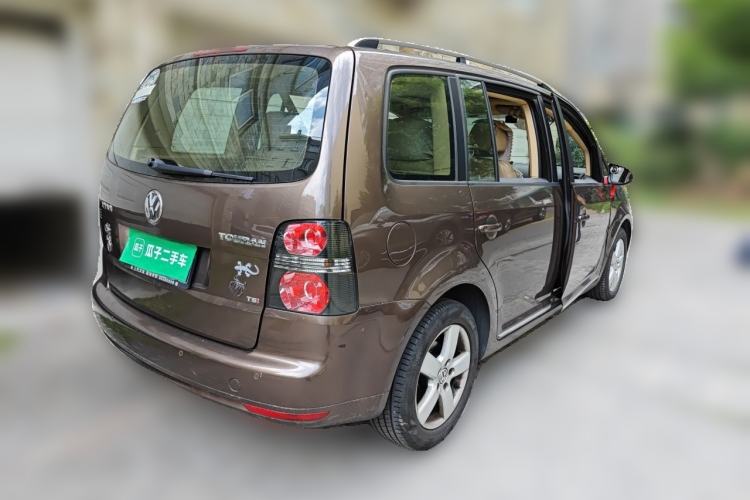Used Volkswagen Touran 2013 1.4T Manual Comfort Edition 5-Seater Rear Right 45 Deg