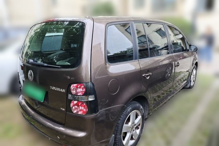 Used Volkswagen Touran 2013 1.4T Manual Fashion Edition 5 Seats Rear Right 45 Deg