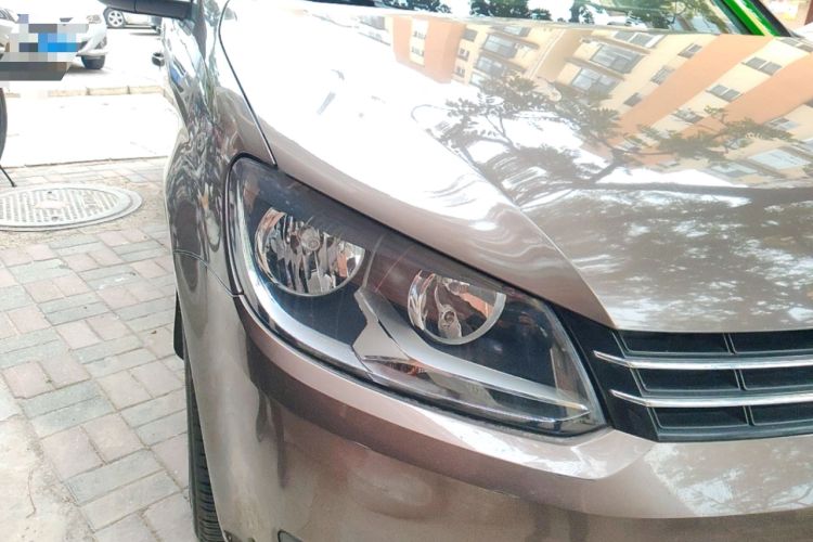 Used Volkswagen Touran 2013 1.4T DSG Comfort Edition 5-Seater Right Front Headlight