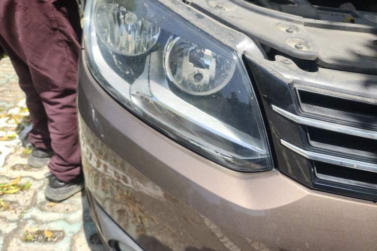 Used Volkswagen Touran 2013 1.4T Manual Comfort Edition 5-Seater Right Front Headlight