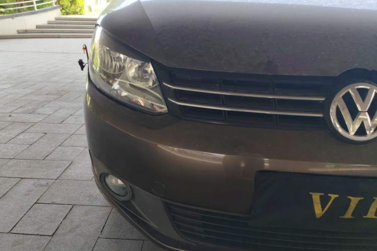 Used Volkswagen Touran 2013 1.4T Manual Fashion Edition 5 Seats Right Front Headlight