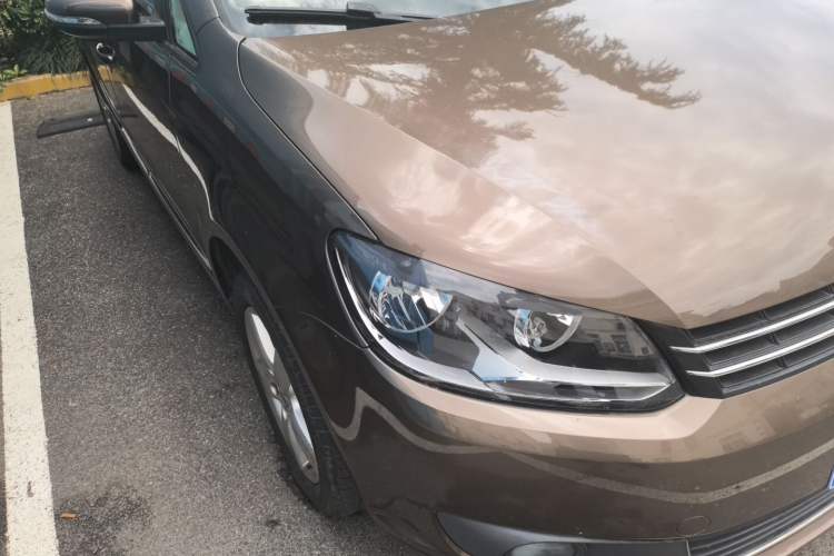 Used Volkswagen Touran 2013 1.4T DSG Comfort Edition 5-Seater Right Front Headlight