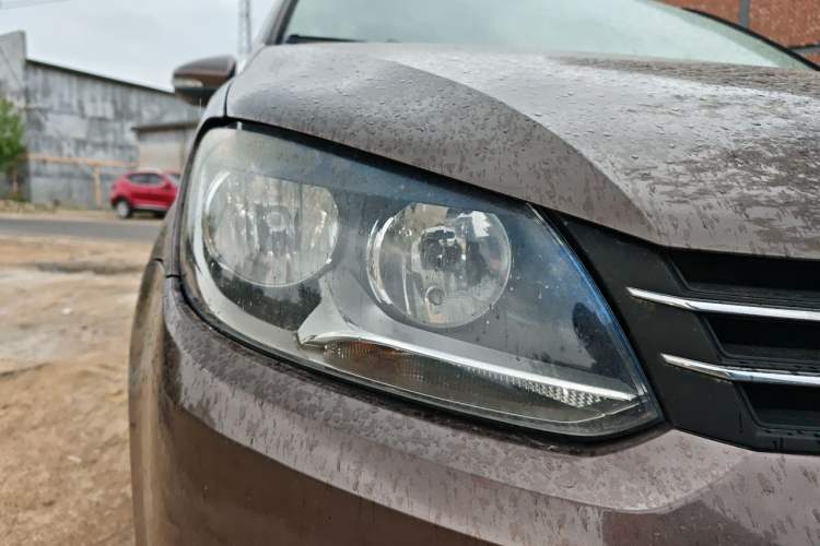 Used Volkswagen Touran 2013 1.4T Manual Comfort Edition 5-Seater Right Front Headlight