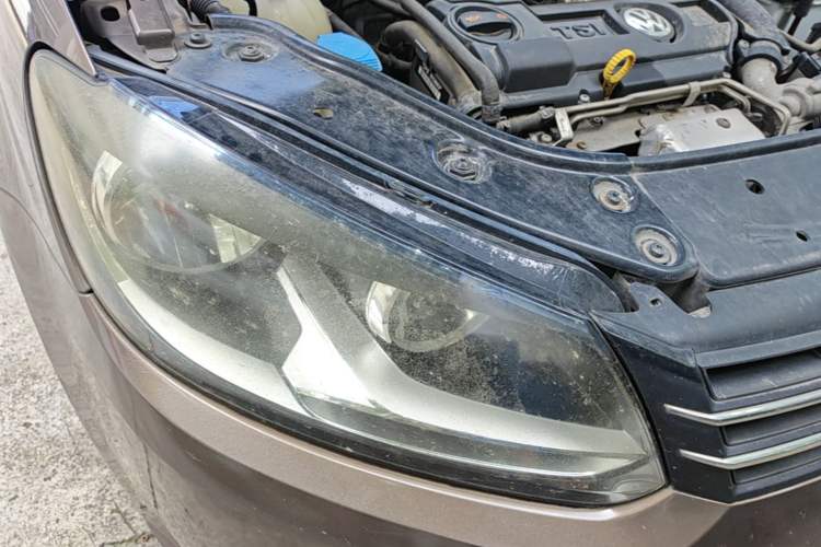 Used Volkswagen Touran 2013 1.4T DSG Comfort Edition 5-Seater Right Front Headlight