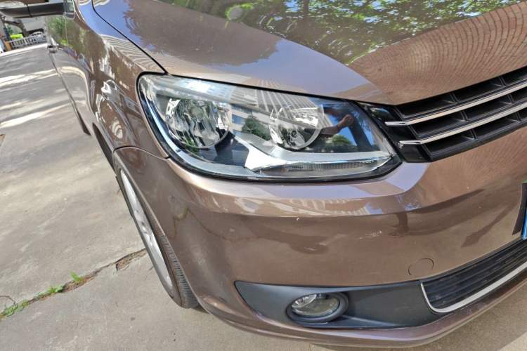 Used Volkswagen Touran 2013 1.4T Manual Fashion Edition 5 Seats Right Front Headlight