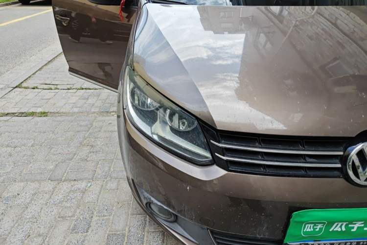 Used Volkswagen Touran 2013 1.4T Manual Comfort Edition 5-Seater Right Front Headlight