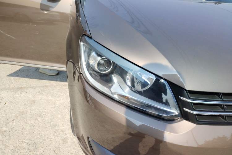 Used Volkswagen Touran 2013 1.4T DSG Comfort Edition 5-Seater Right Front Headlight