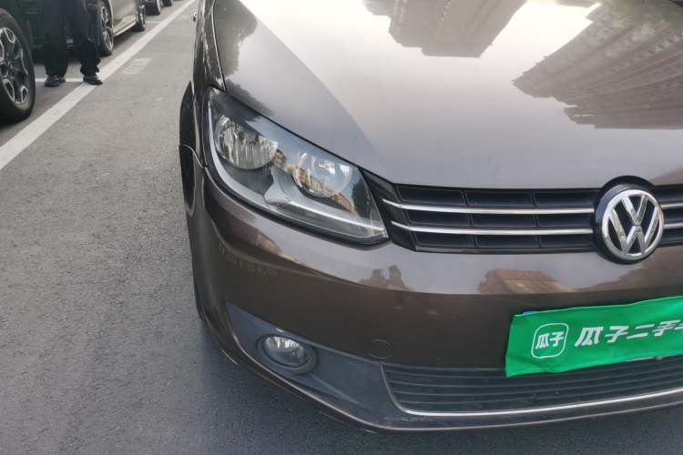Used Volkswagen Touran 2013 1.4T Manual Comfort Edition 5-Seater Right Front Headlight