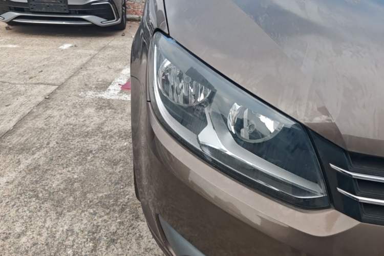 Used Volkswagen Touran 2013 1.4T DSG Comfort Edition 5-Seater Right Front Headlight