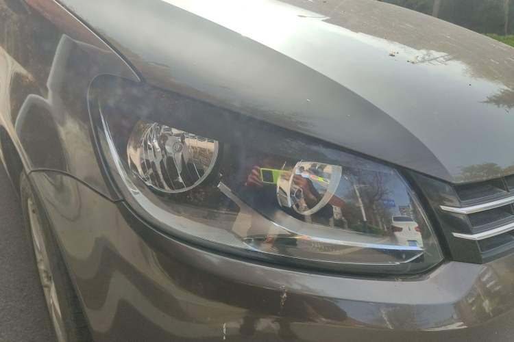 Used Volkswagen Touran 2013 1.4T Manual Comfort Edition 5-Seater Right Front Headlight