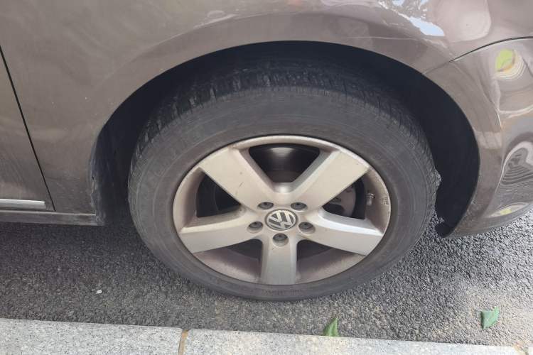 Used Volkswagen Touran 2013 1.4T DSG Comfort Edition 5-Seater Right Front Wheel Hub