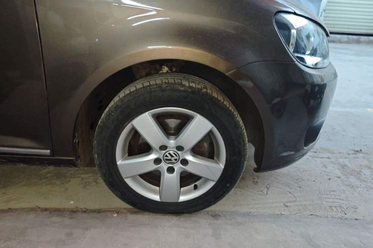 Used Volkswagen Touran 2013 1.4T Manual Comfort Edition 5-Seater Right Front Wheel Hub