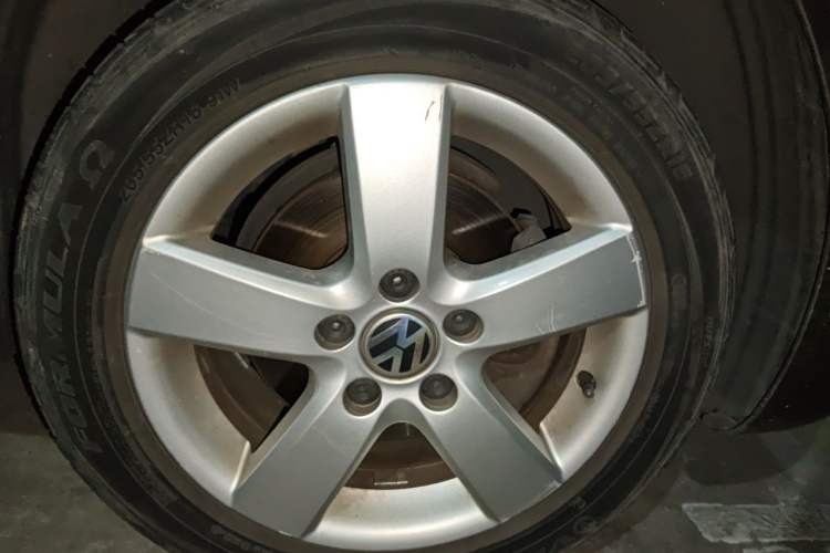 Used Volkswagen Touran 2013 1.4T DSG Comfort Edition 5-Seater Right Front Wheel Hub