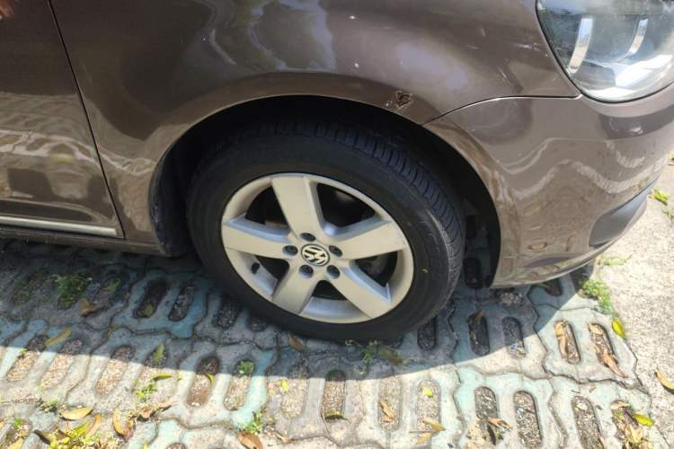 Used Volkswagen Touran 2013 1.4T Manual Comfort Edition 5-Seater Right Front Wheel Hub