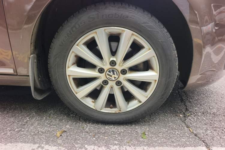 Used Volkswagen Touran 2013 1.4T DSG Smart Edition 5-seater Right Front Wheel Hub