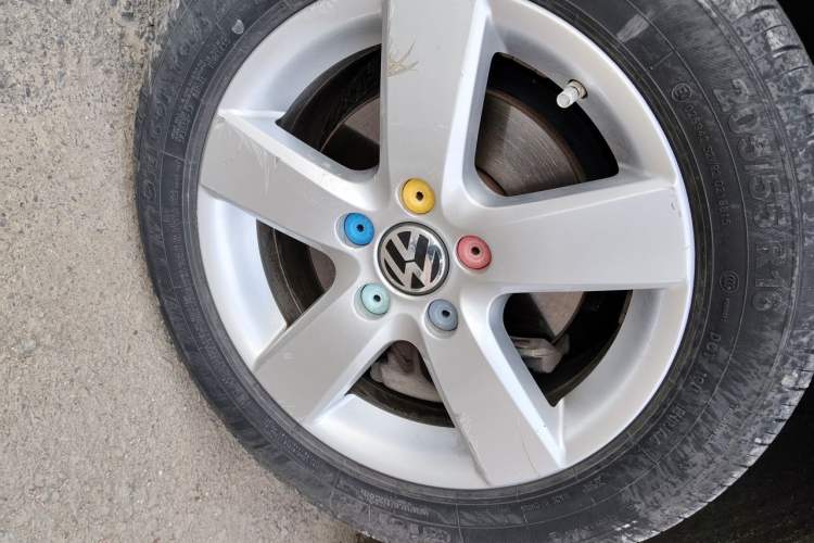Used Volkswagen Touran 2013 1.4T DSG Comfort Edition 5-Seater Right Front Wheel Hub