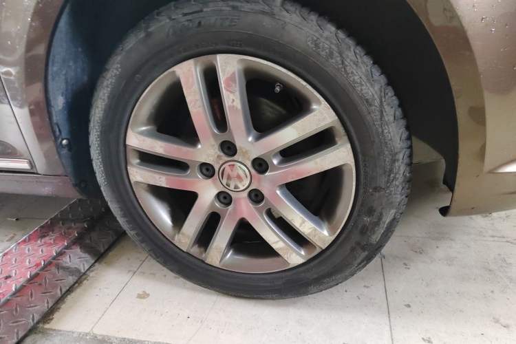 Used Volkswagen Touran 2013 1.4T DSG Smart Edition 5-seater Right Front Wheel Hub