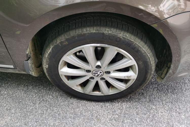 Used Volkswagen Touran 2013 1.4T DSG Crystal Edition 5-Seater Right Front Wheel Hub