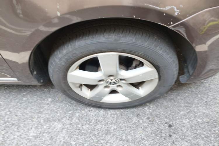 Used Volkswagen Touran 2013 1.4T DSG Comfort Edition 5-Seater Right Front Wheel Hub