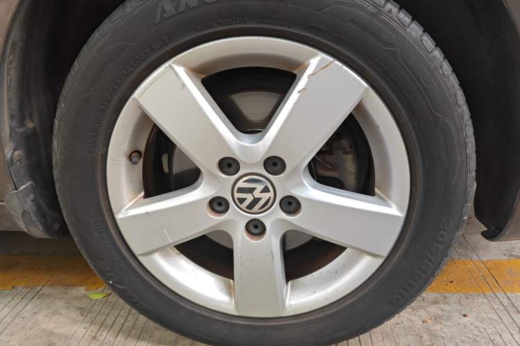 Used Volkswagen Touran 2013 1.4T DSG Comfort Edition 5-Seater Right Front Wheel Hub