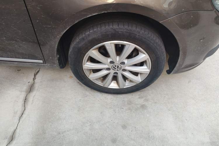 Used Volkswagen Touran 2013 1.4T DSG Crystal Edition 5-Seater Right Front Wheel Hub