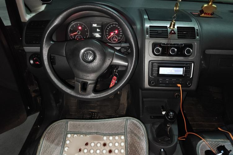 Used Volkswagen Touran 2013 1.4T Manual Fashion Edition 5 Seats Steering Wheel
