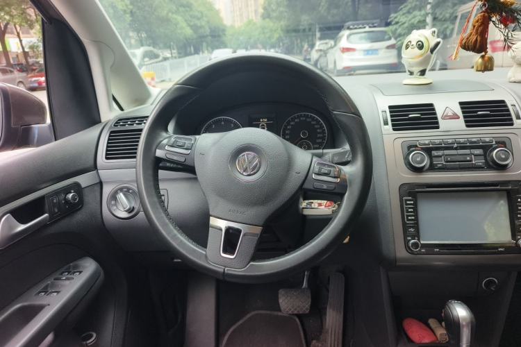 Used Volkswagen Touran 2013 1.4T DSG Smart Edition 5-seater Steering Wheel