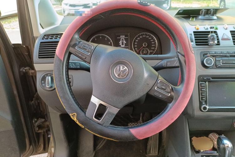 Used Volkswagen Touran 2013 1.4T DSG Brilliant Edition 7-Seater Steering Wheel
