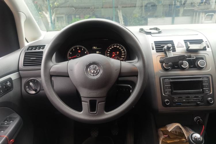 Used Volkswagen Touran 2013 1.4T Manual Fashion Edition 5 Seats Steering Wheel