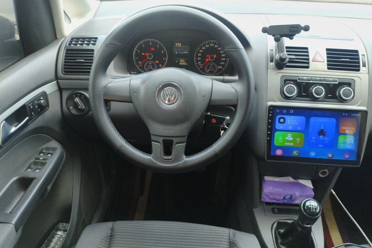 Used Volkswagen Touran 2013 1.4T Manual Fashion Edition 5 Seats Steering Wheel