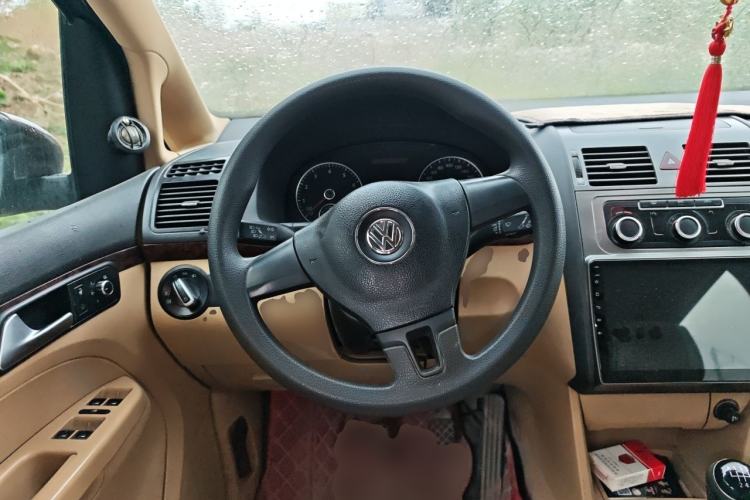 Used Volkswagen Touran 2013 1.4T Manual Comfort Edition 5-Seater Steering Wheel