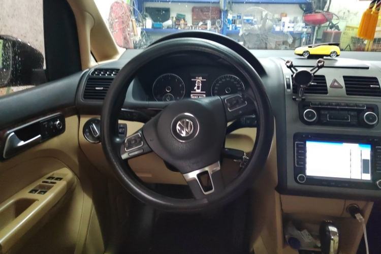 Used Volkswagen Touran 2013 1.4T DSG Smart Edition 5-seater Steering Wheel