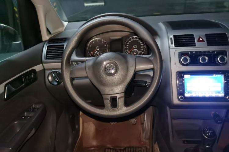 Used Volkswagen Touran 2013 1.4T Manual Fashion Edition 5 Seats Steering Wheel
