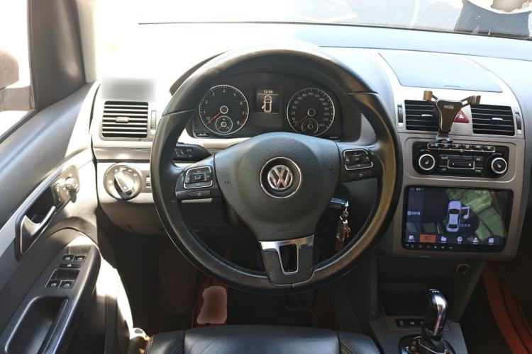 Used Volkswagen Touran 2013 1.4T DSG Crystal Edition 5-Seater Steering Wheel