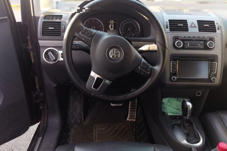 Used Volkswagen Touran 2013 1.4T DSG Crystal Edition 5-Seater Steering Wheel