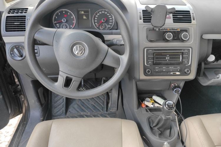 Used Volkswagen Touran 2013 1.4T Manual Fashion Edition 5 Seats Steering Wheel
