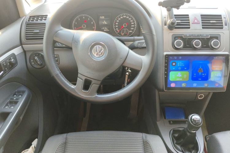 Used Volkswagen Touran 2013 1.4T Manual Fashion Edition 5 Seats Steering Wheel
