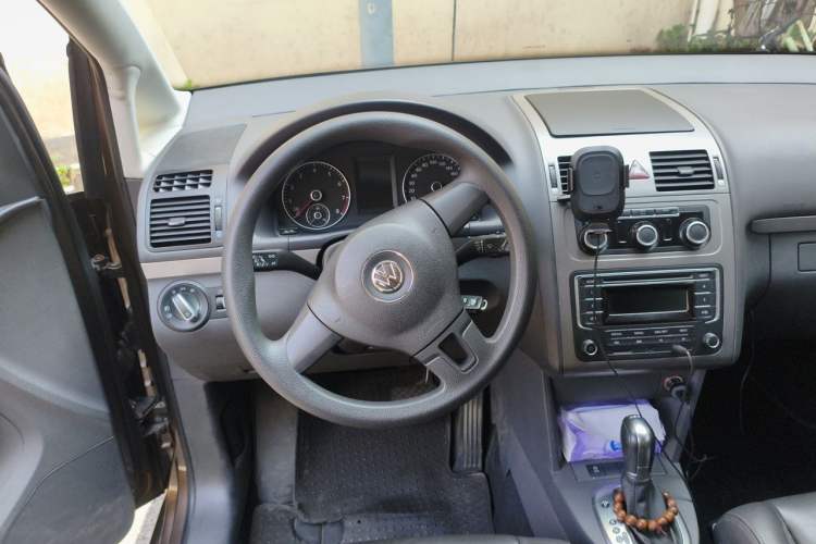 Used Volkswagen Touran 2013 1.4T DSG Comfort Edition 5-Seater Steering Wheel