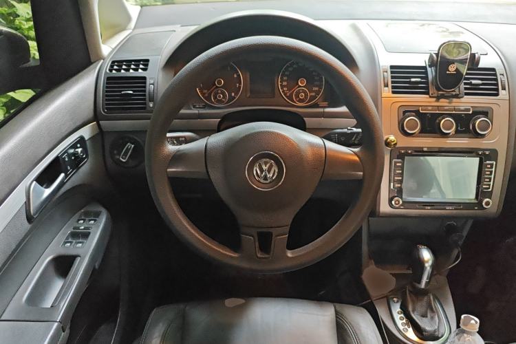 Used Volkswagen Touran 2013 1.4T DSG Comfort Edition 5-Seater Steering Wheel