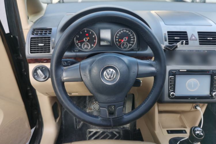 Used Volkswagen Touran 2013 1.4T Manual Comfort Edition 5-Seater Steering Wheel